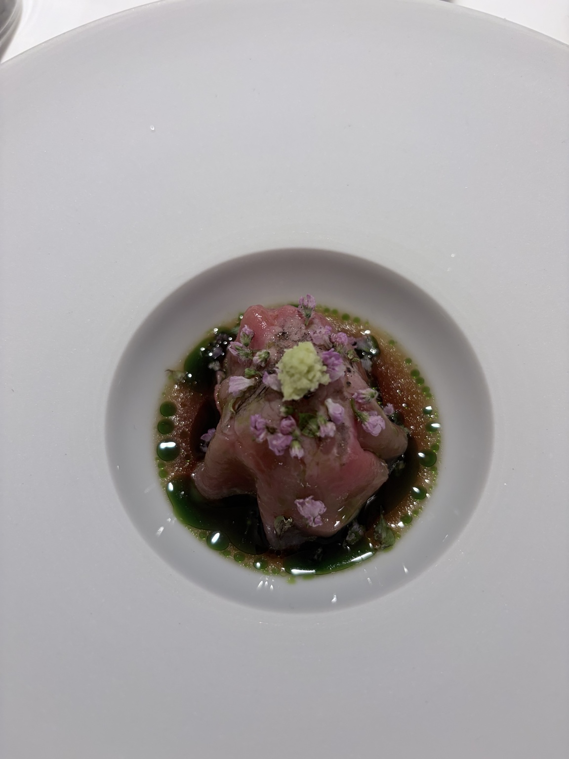 XO Beef und KYS Auster No. 2 – Tofu, Amela Tomate und Wafu